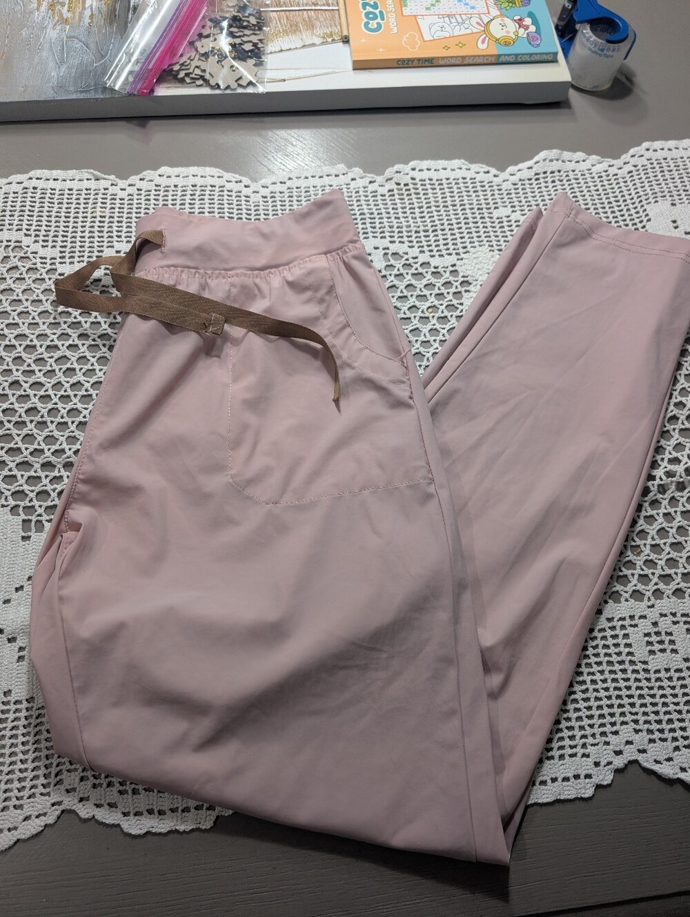 Heritage Pink Scrubs Lightweight Pull-On Pants in Dusty Pink Size Large